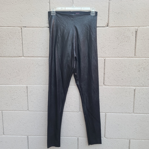 Commando | Faux Leather Perfect Control Leggings in Black Size Large - Picture 2 of 9